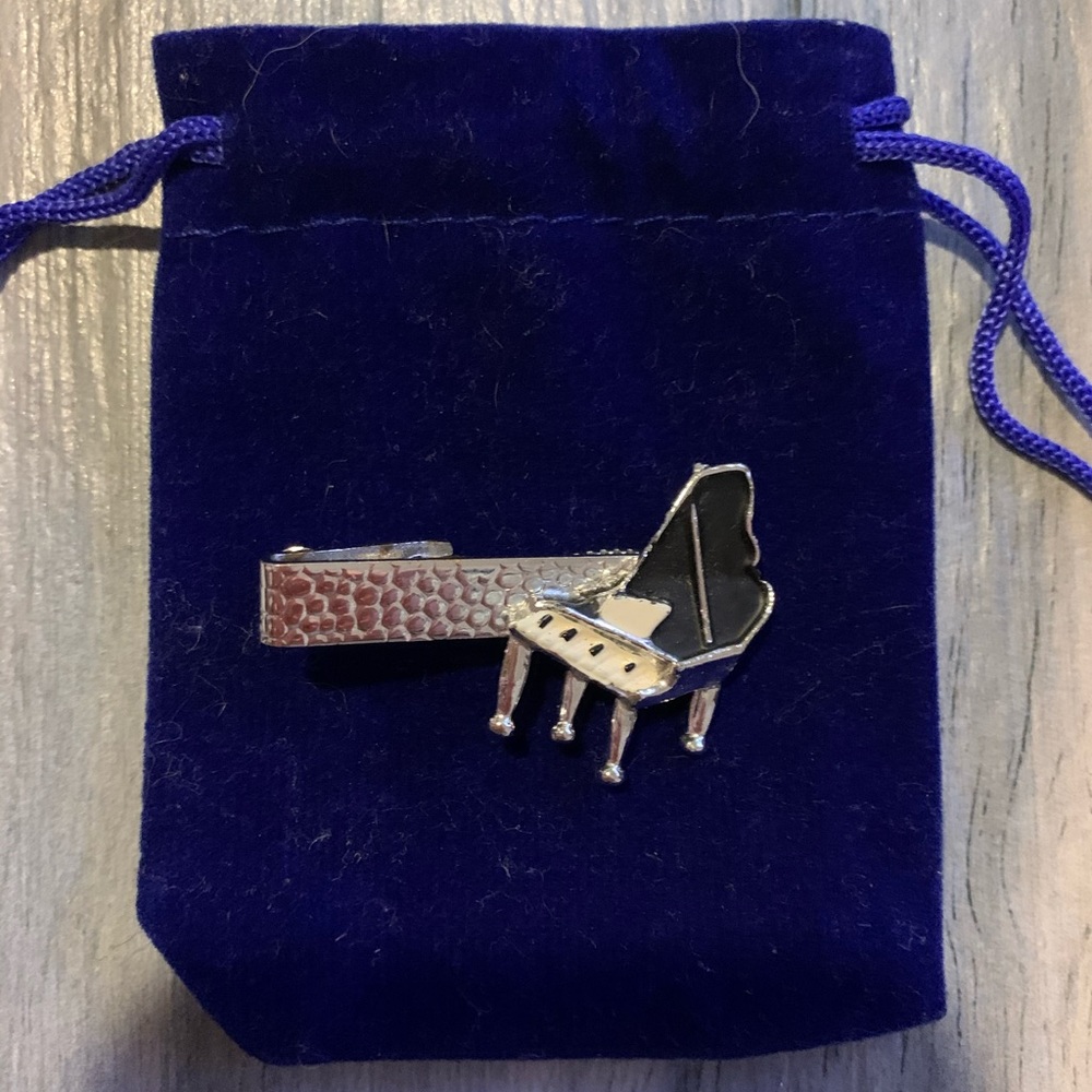 Vintage piano tie pin